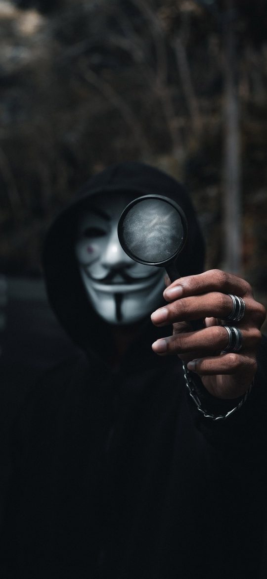 匿名聊天网站在线聊天 App 会话界面，两位匿名用户的对话气泡在深色主题下依次排列，屏幕右上角有举报与拉黑按钮
